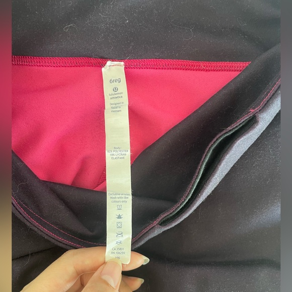 Lululemon full length leggings Size 6 reg - Picture 2 of 3